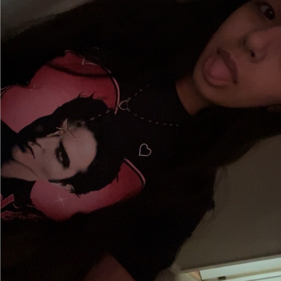 Profile Picture of Ari Charnas (@goresltt666) on Poshmark