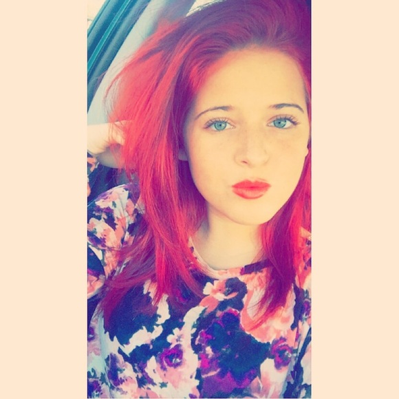 Profile Picture of Josette Manzolillo (@jomanzo) on Poshmark