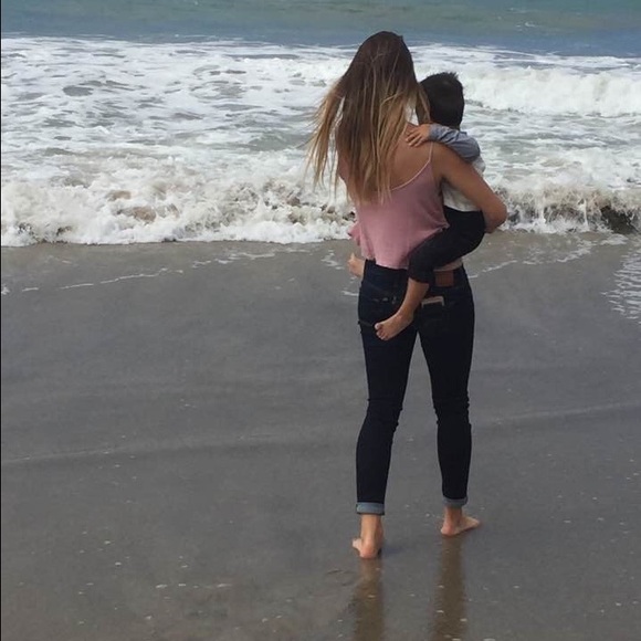 Profile Picture of Kayla Tinker (@kaytinks) on Poshmark