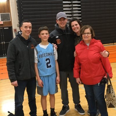 Profile Picture of Diane Andrews (@DAndrewsTeachK) on Twitter