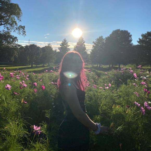 Profile Picture of Libby Henderson (@libby_henderson) on Poshmark