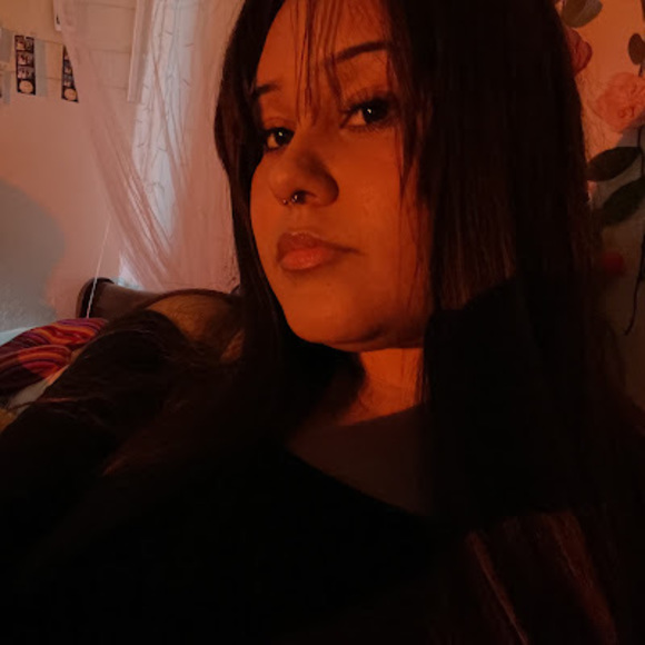 Tania Estremera - Poshmark Profile Picture of Tania Estremera (@estremerataniaa) on Poshmark