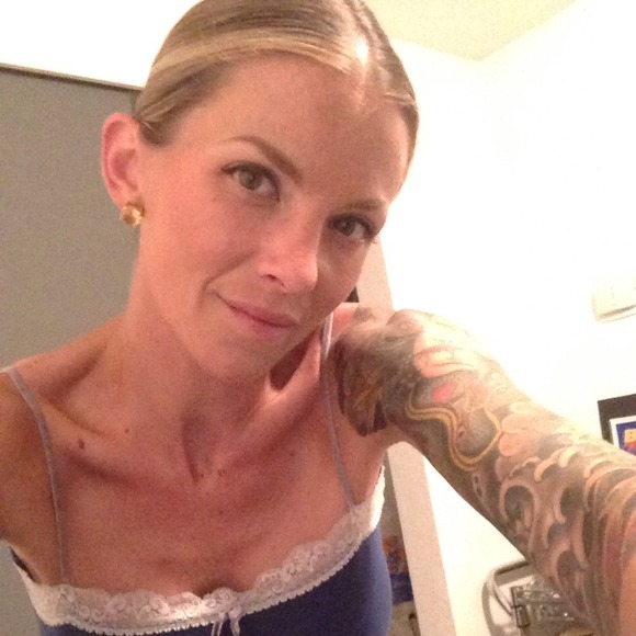 Profile Picture of Hayley Badham (@hb1981) on Poshmark