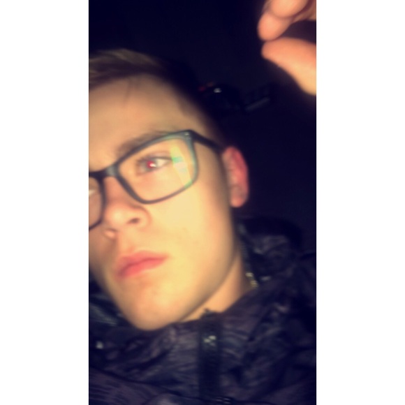 Profile Picture of Daniel Satterfield (@danielsat12) on Poshmark
