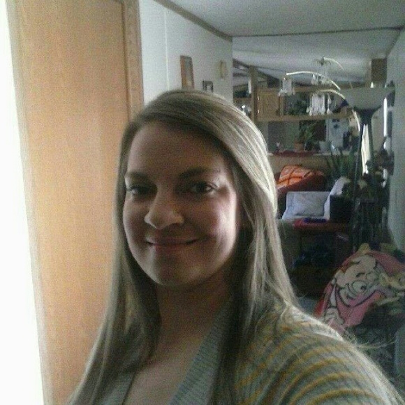 Profile Picture of Christina Chastain (@cchastain977) on Poshmark