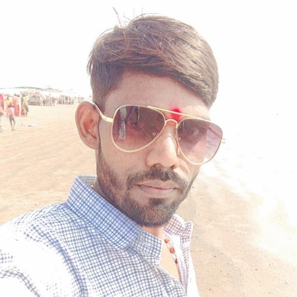 Profile Picture of Aviansh Aviansh (@avianshaviansh) on Poshmark