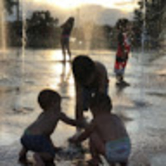 Profile Picture of Laura Mulconrey (@lauramulconrey) on Poshmark