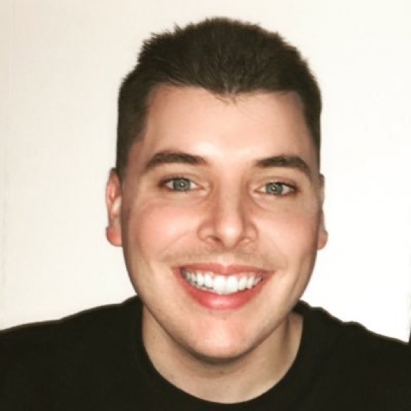 Profile Picture of Johnny Brackett (@johnnybrackett) on Poshmark