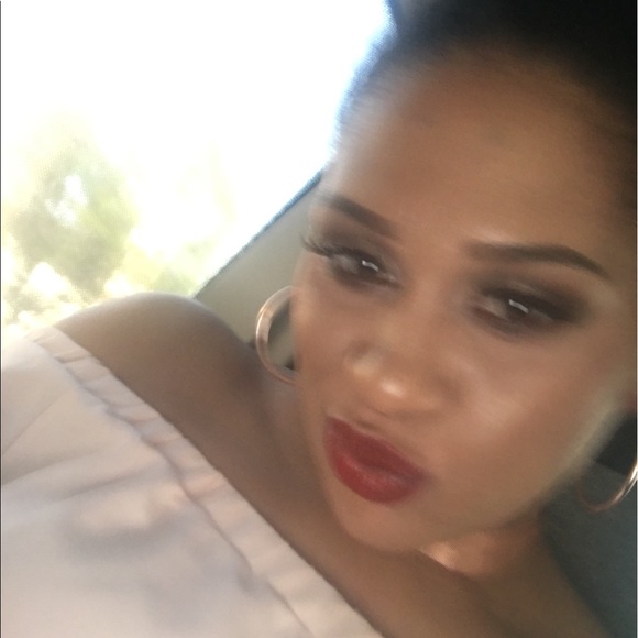 Profile Picture of Tianna Tyler (@trtyler2) on Poshmark