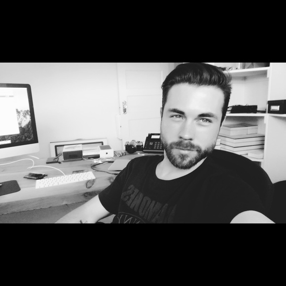 Profile Picture of Blake Sterling (@blakesterling_) on Poshmark