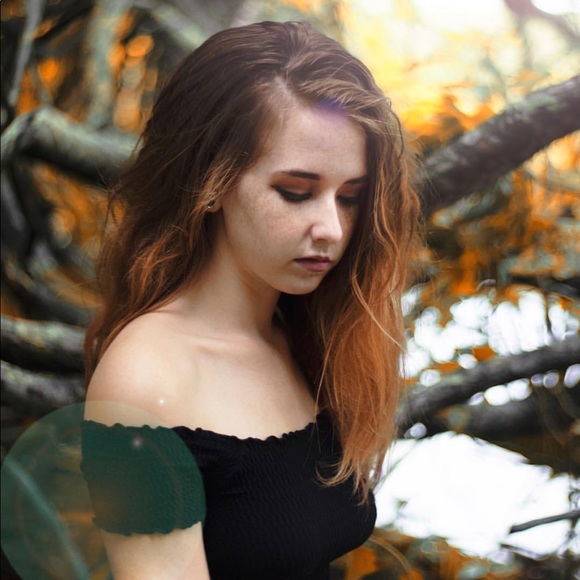 Profile Picture of Hannah Mikler (@s_cute) on Poshmark