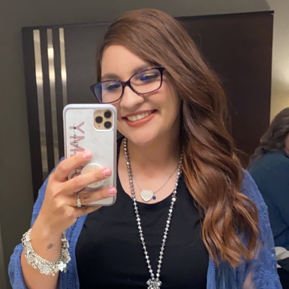 Jacquelyn Nunez - Poshmark Profile Picture of Jacquelyn Nunez (@jacki15) on Poshmark