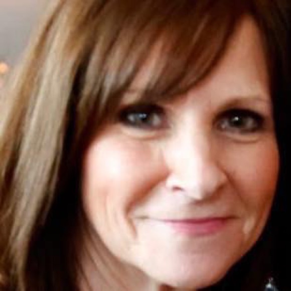 Profile Picture of Nancy James (@ncairo455) on Poshmark