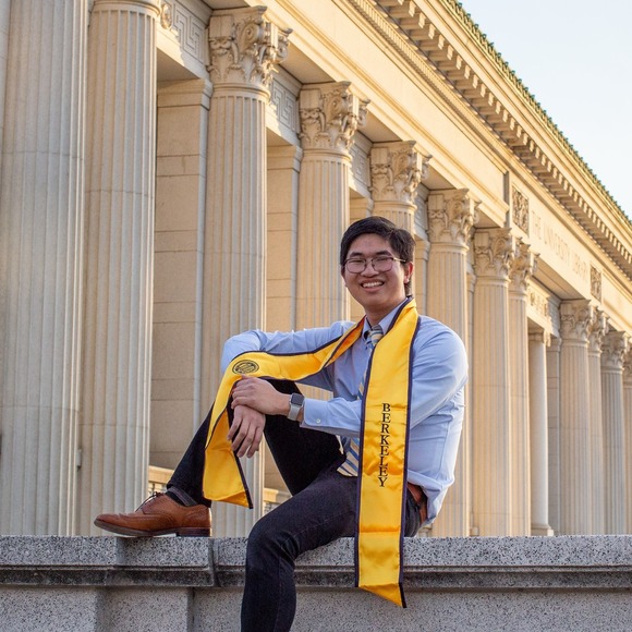 Profile Picture of Daniel Zhang (@dzdaniel84) on Poshmark