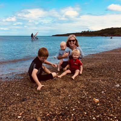 Profile Picture of Dani Burns (@dl_burns) on Twitter