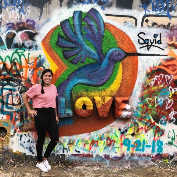 Profile Picture of Julia Pena (@penajx) on Poshmark
