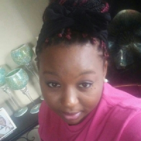 Profile Picture of Bianca George (@bbgeorge1) on Poshmark