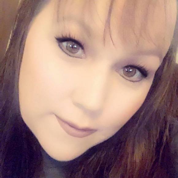 Profile Picture of Dawn Stashuk (@dawnstashuk) on Poshmark