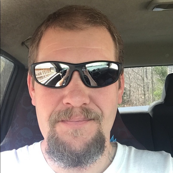 Profile Picture of Michael Colson (@mcolson72) on Poshmark