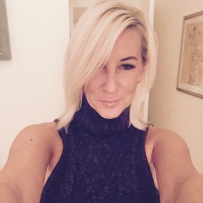 Profile Picture of Amanda Aronson (@amandaj112) on Twitter