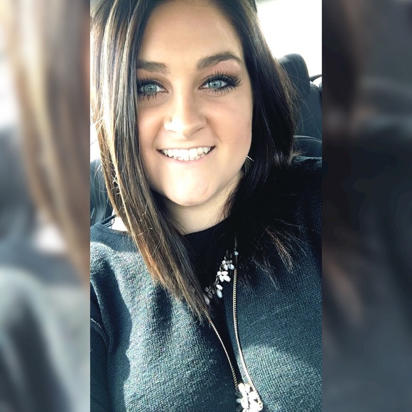 Profile Picture of Mollie Lecher (@rennekampmollie) on Poshmark