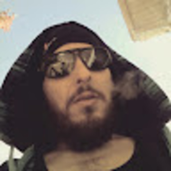 Profile Picture of Dentons World (@dentonsworld) on Poshmark