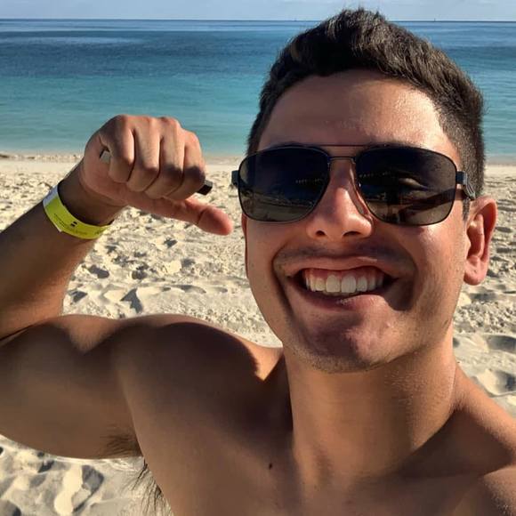 Profile Picture of Lucas Pereira (@l_pereira) on Poshmark