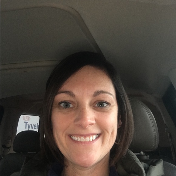 Profile Picture of Misty Jakeway (@mjakeway) on Poshmark