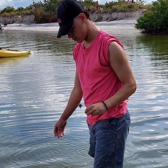 Profile Picture of Daniel Rowley (@danielrowley) on Poshmark