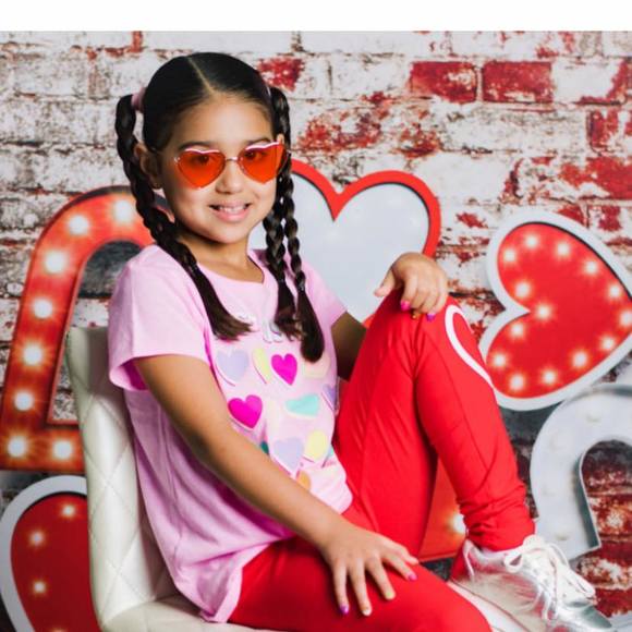 Profile Picture of Lezlie Garcia (@lezdary) on Poshmark