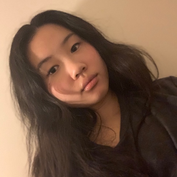 Profile Picture of Cindy Gao (@cindy_gao) on Poshmark