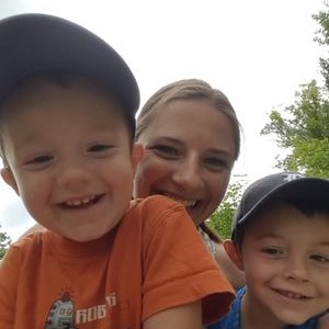 Profile Picture of Julia Perreault (@julia_perreault) on Twitter