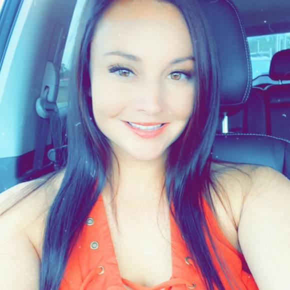 Profile Picture of Sarah Rollison (@sarahrollison) on Poshmark