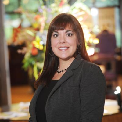 Profile Picture of Jennifer Hanlon (@TheJenHanlon) on Twitter