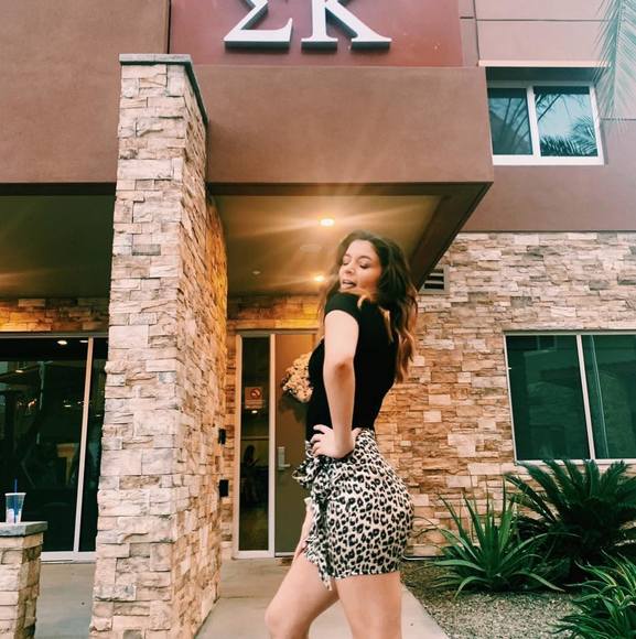 Profile Picture of Kayla Culhane (@kayyy719) on Poshmark