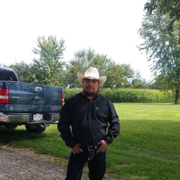 Profile Picture of Felix Tellez (@felixtellez46) on Poshmark