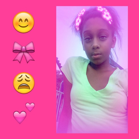 Profile Picture of Leah Parrish (@lovelyleah24) on Poshmark