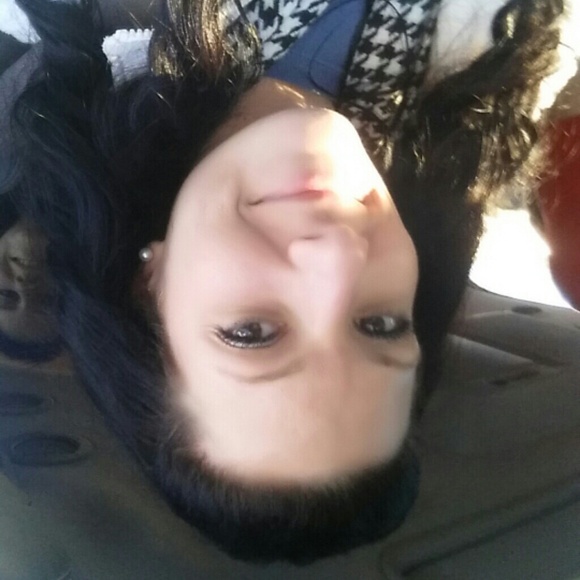 Profile Picture of Starlet Mcilwain (@starletmcilwain) on Poshmark