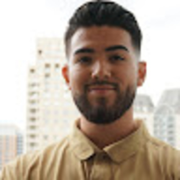 Profile Picture of Carlos Lorio (@c_lorio252525) on Poshmark