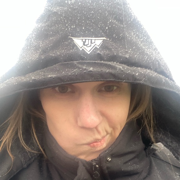 Profile Picture of Kristi Brower (@kristikutcher) on Poshmark