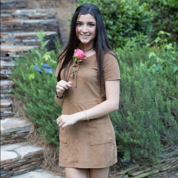 Profile Picture of Savannah Randazzo (@savrandazzo3) on Poshmark