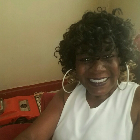 Profile Picture of Loretta Scott (@retta60) on Poshmark