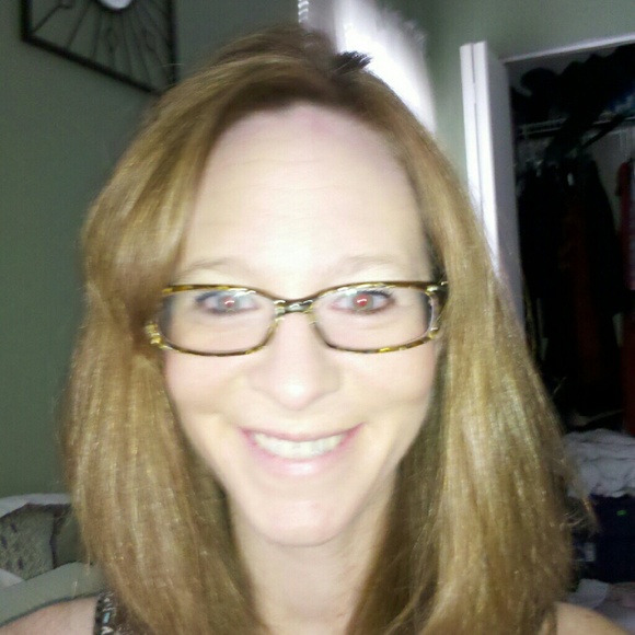 Profile Picture of Sarah Patram (@spatram) on Poshmark