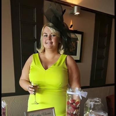 Profile Picture of Amanda (@SempleA) on Twitter