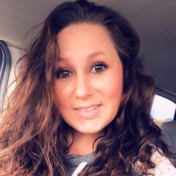 Profile Picture of Amanda Stallman (@adie0715) on Poshmark