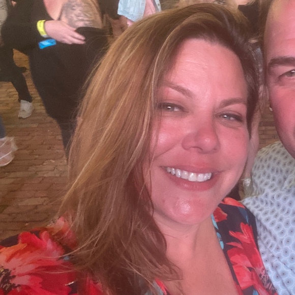 Profile Picture of Jeanette Rockey (@nettiern321) on Poshmark