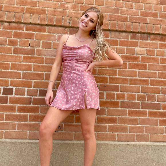 Profile Picture of Madison Cooper (@madisoncooper15) on Poshmark