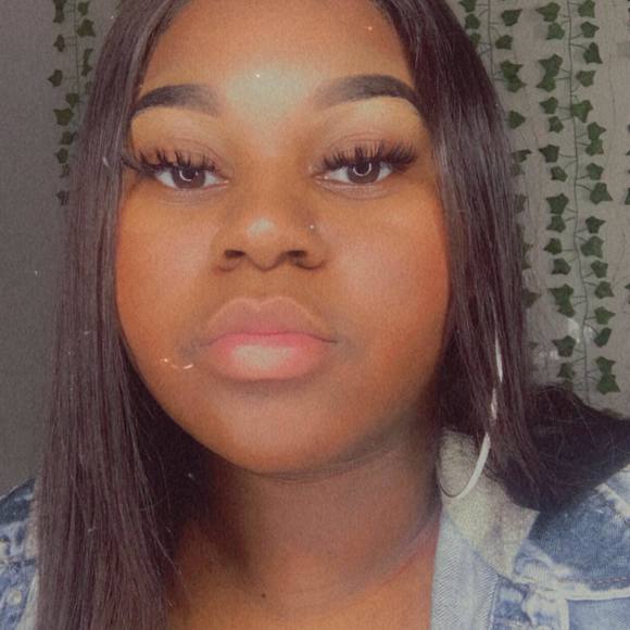 Profile Picture of Bre Sudler (@breezygaangg) on Poshmark