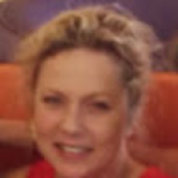 Profile Picture of Beverly Hicks (@beverly_hicks) on Poshmark