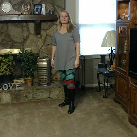 Profile Picture of April Mauger (@aprilkirby579) on Poshmark